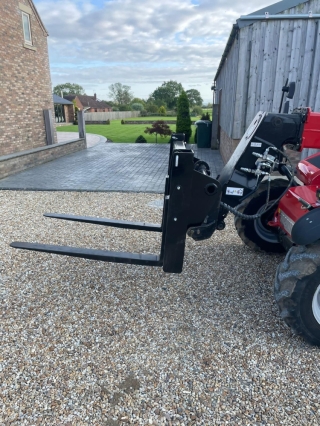 Telehandler Floating Pallet Forks 12