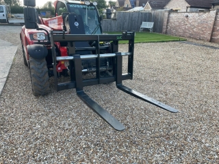 Telehandler Floating Pallet Forks 2