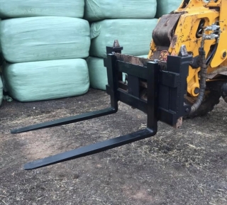 Tractor / Telehandler Pallet Forks (ITA) 3