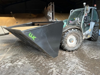 Telehandler Buckets 8