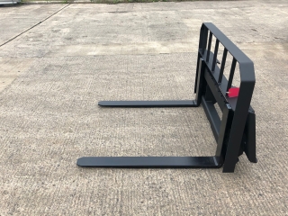 Skid Steer Pallet Forks (ITA) 2