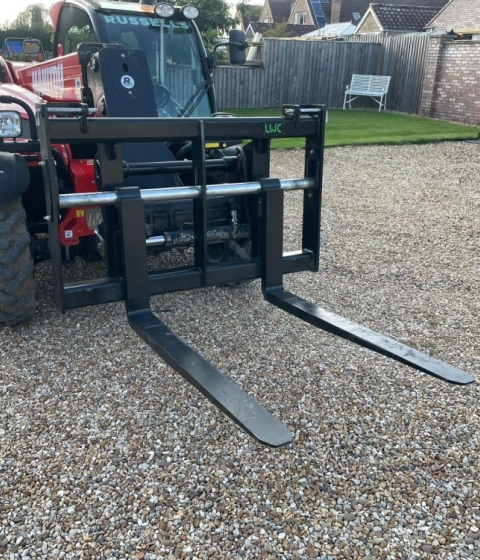 Telehandler Floating Pallet Forks