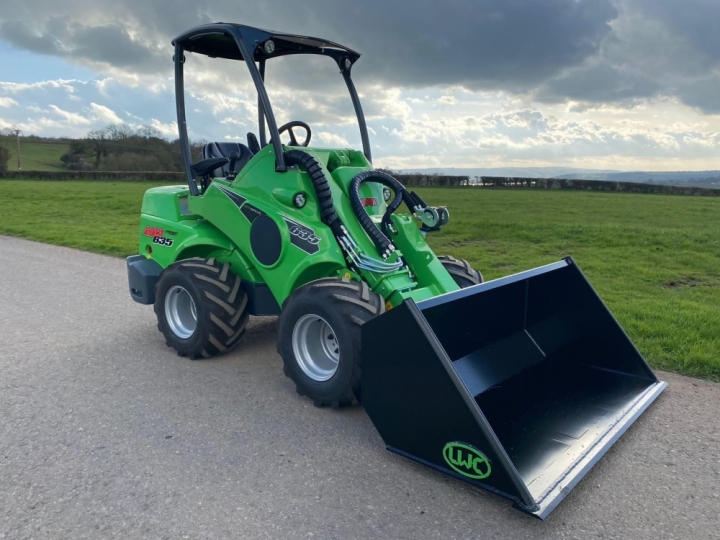 5 Series Avant Buckets